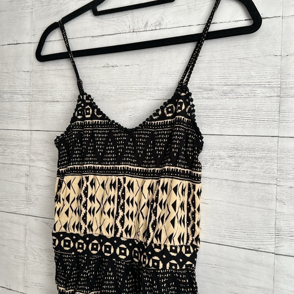 Nostalgia Patterned Capri Romper | SIZE S - Picture 2 of 10